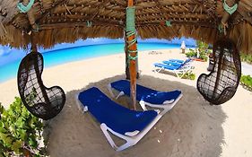 Rollezz Villas Beach Resort